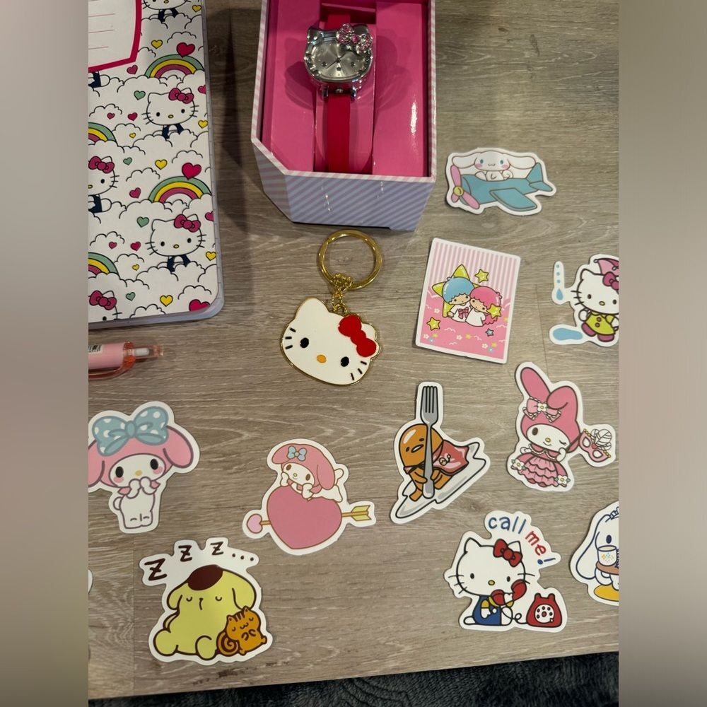 Hello Kitty Watch Set Notebook, Pen, Keychain, Stickers NEW - Picture 4 of 8